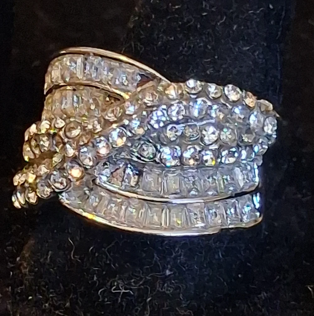 Elegant Silvertone Ring With Princess Square And Round Faux Diamonds 10 1/2